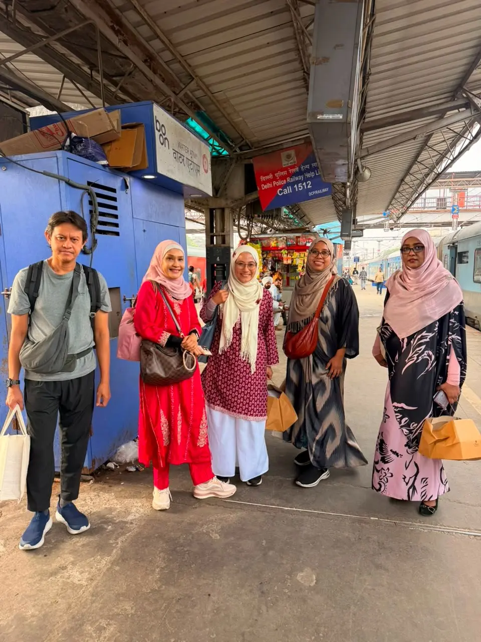 Travellers at Delhi railway station during a Same Day Agra Taj Mahal Tour by Gatimaan Express Train