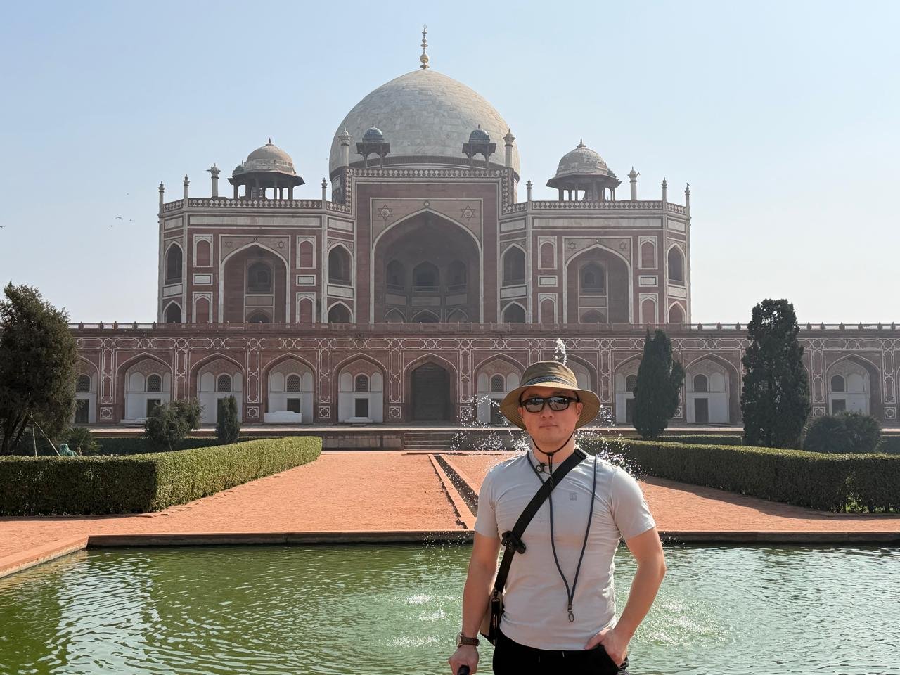 Traveler visiting Humayun’s Tomb during a Delhi Temples Tour