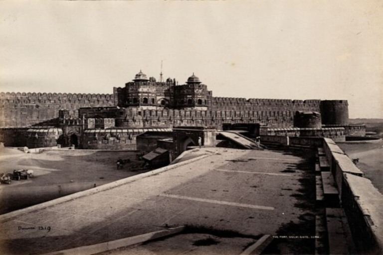Agra Fort History-Agra Fort architecture showcasing the magnificent red sandstone fortress built by Emperor Akbar