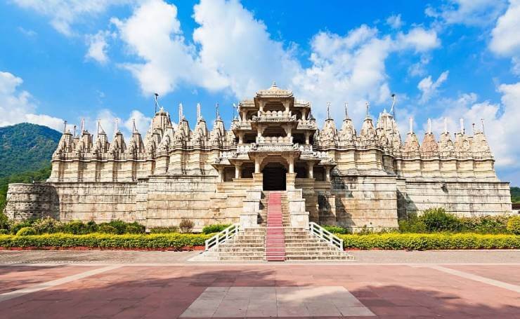 Ranakpur Jain Temple Rajasthan famous marble temple and beautiful ancient temple in India