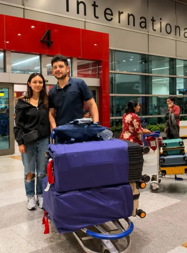 Delhi Airport Transfer to Hotel with private airport pickup and luggage assistance