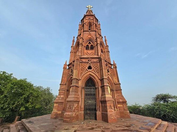 15 Best Parks in Delhi for Nature, Morning Walks and Sightseeing 14 Parks in Delhi featuring the historic red sandstone tower at Kamla Nehru Ridge